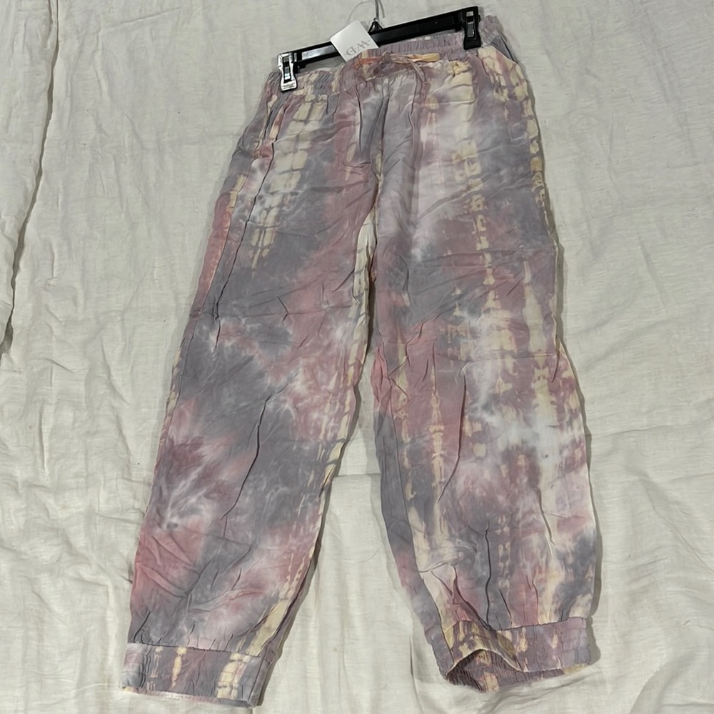 Whiskey Darling Boutique Pastel tie dye Capri joggers in size M
